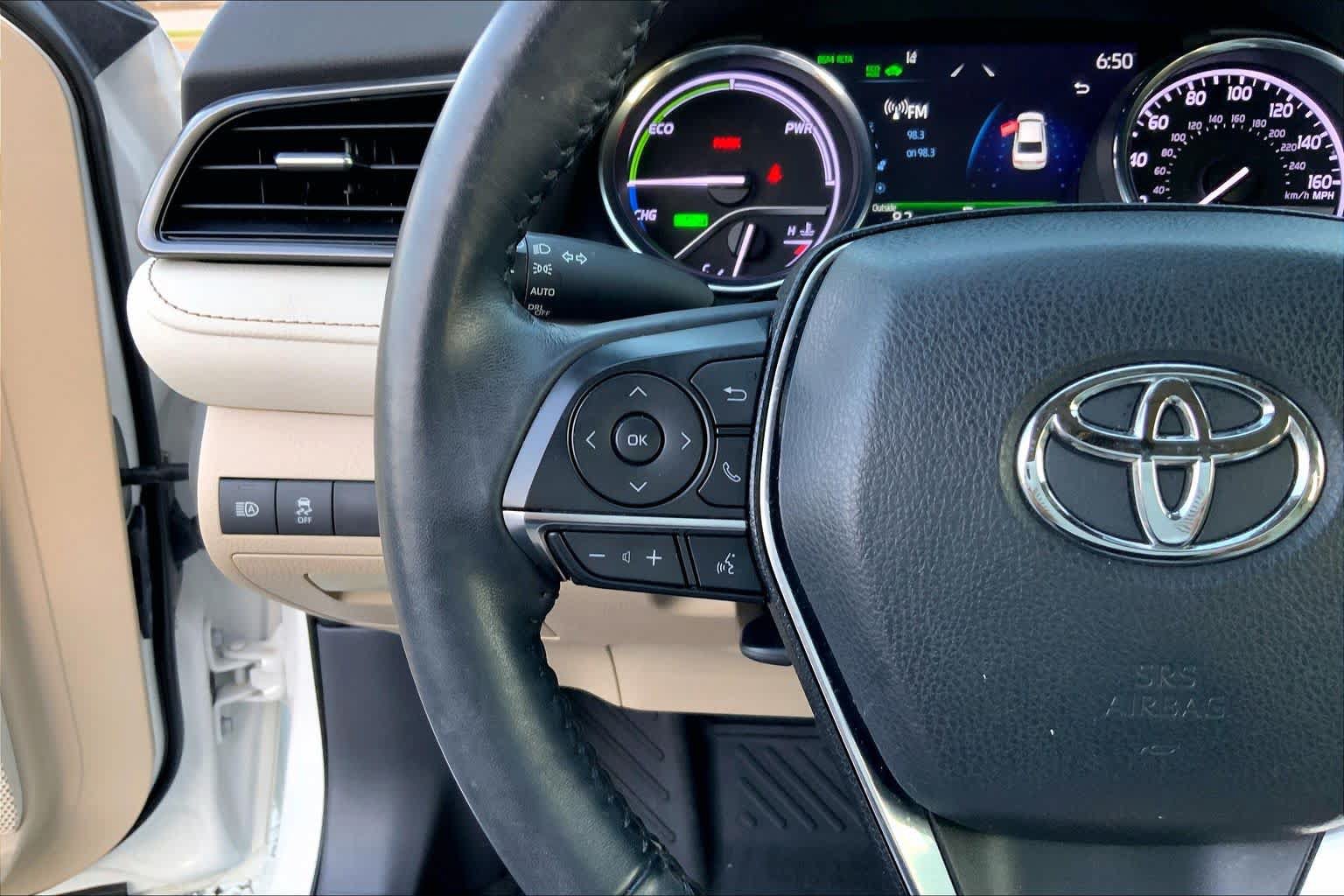 Used 2020 Toyota Camry XLE w/ Sunroof Package FWD image 22