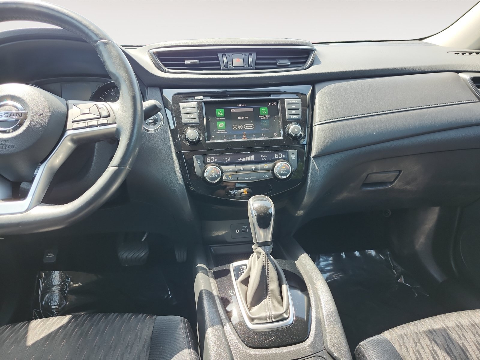 Used 2018 Nissan Rogue SV w/ Premium Package FWD image 11