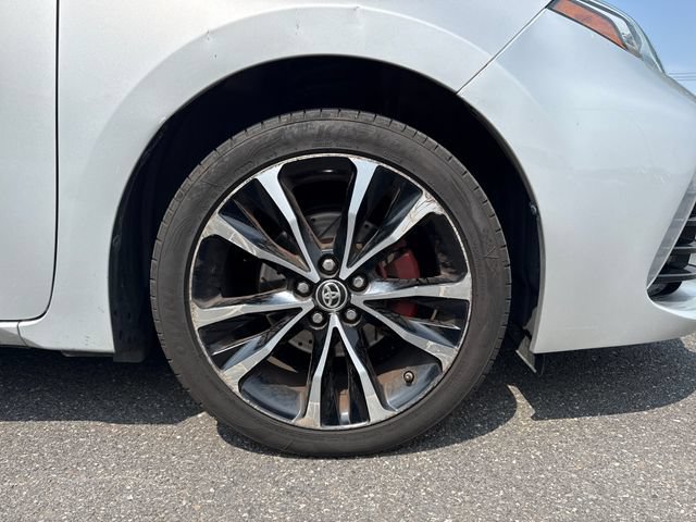Used 2018 Toyota Corolla XSE FWD image 11