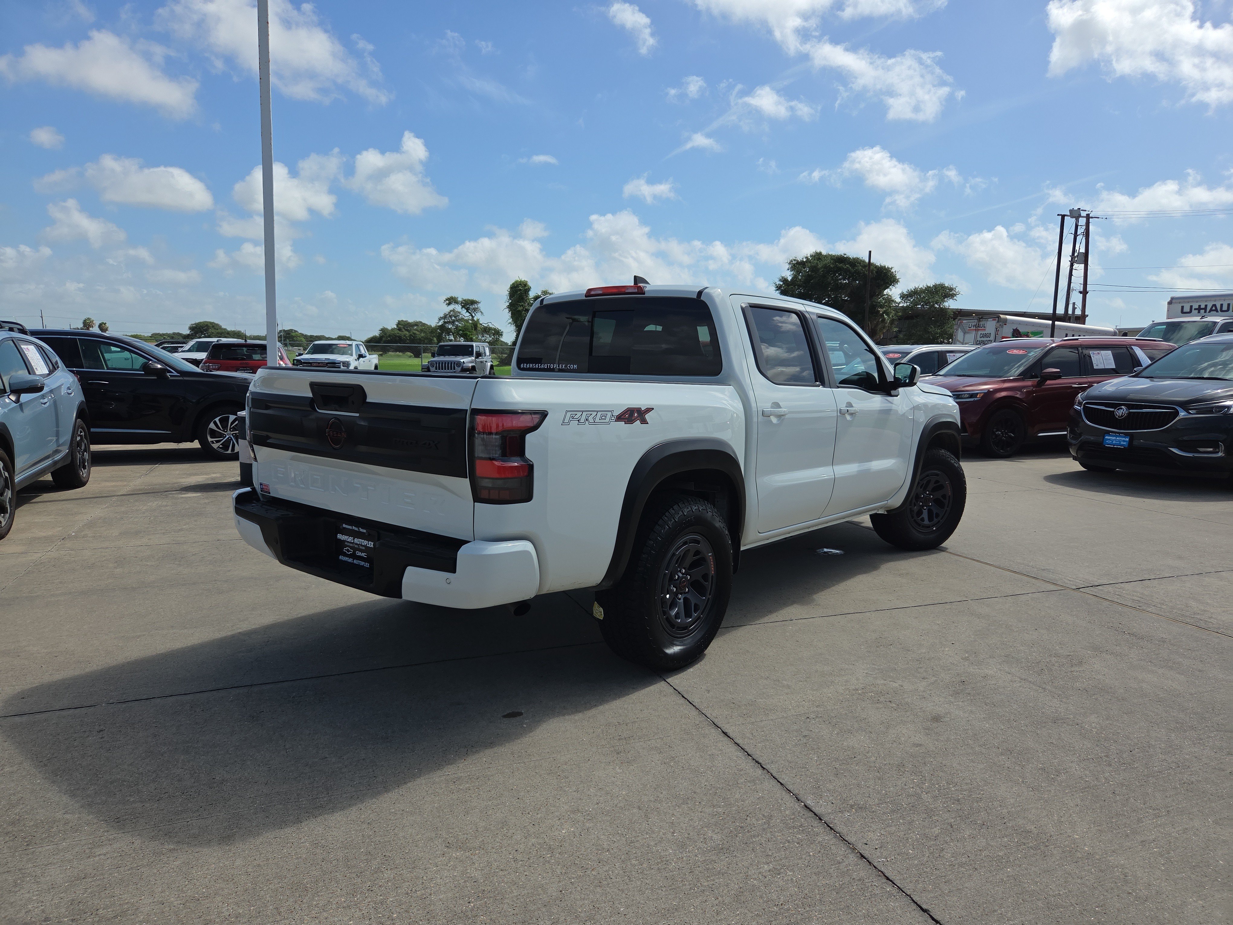 Used 2026 Nissan Frontier PRO-4X AWD/4WD image 5
