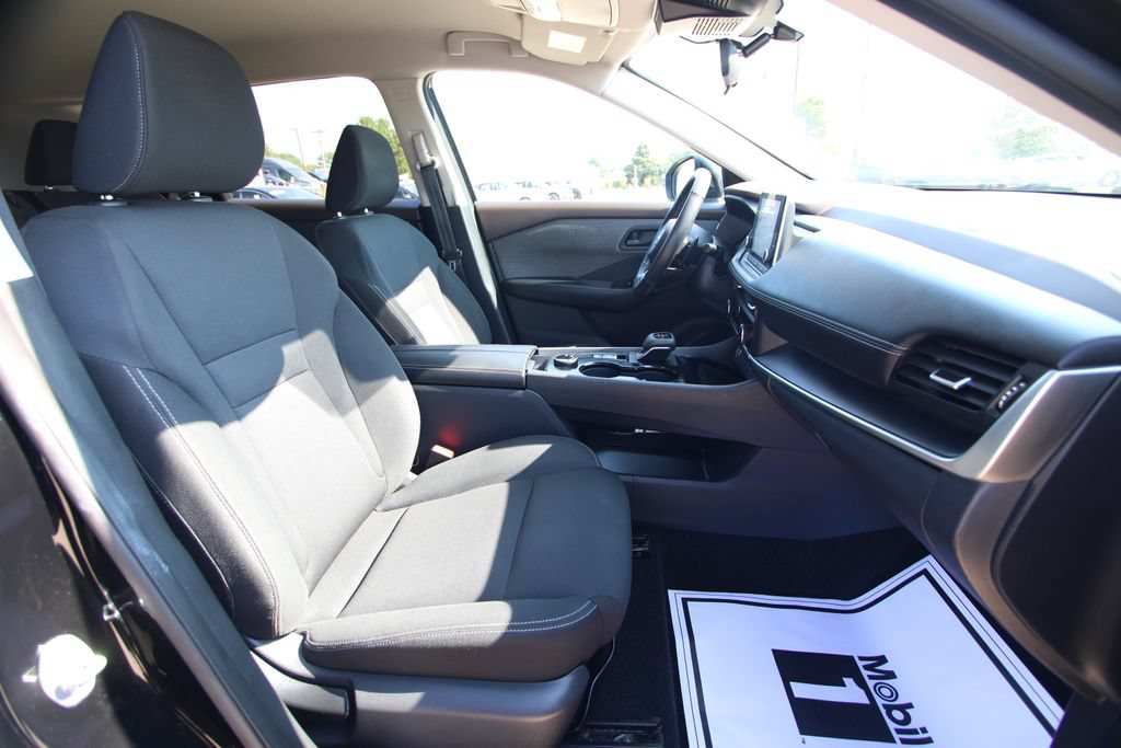 Used 2023 Nissan Rogue S AWD/4WD image 8