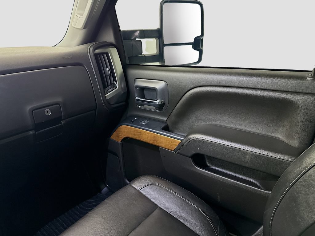Used 2019 Chevrolet Silverado 3500 LTZ AWD/4WD image 21