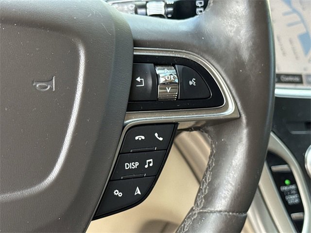 Used 2019 Lincoln Nautilus Select w/ Class II Trailer Tow Package image 37