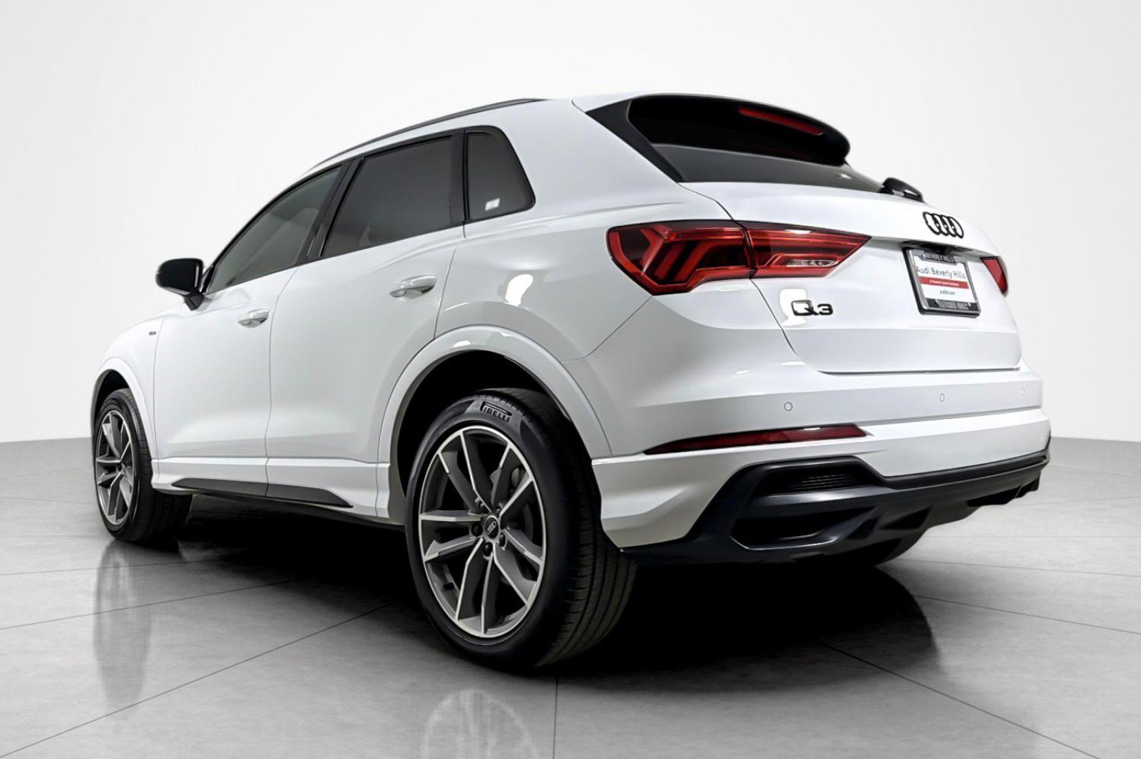 Used 2022 Audi Q3 2.0T Premium image 3