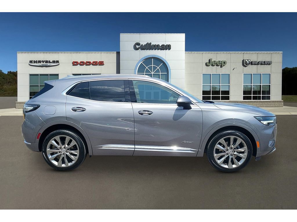 Used 2022 Buick Envision Avenir w/ Technology Package II FWD image 2