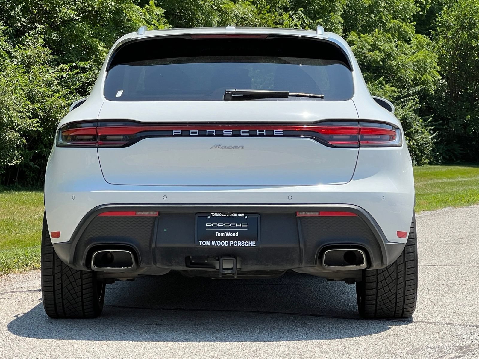 Certified 2024 Porsche Macan AWD/4WD image 8