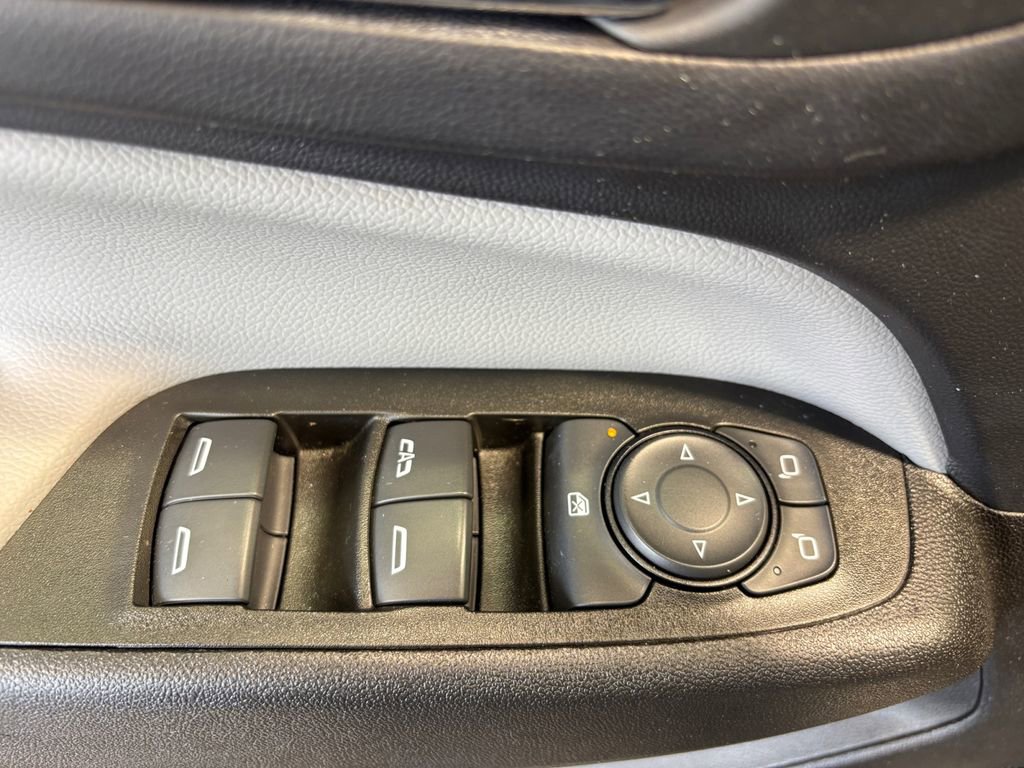 Used 2023 Chevrolet Equinox LS w/ LPO, Floor Liner Package AWD/4WD image 17