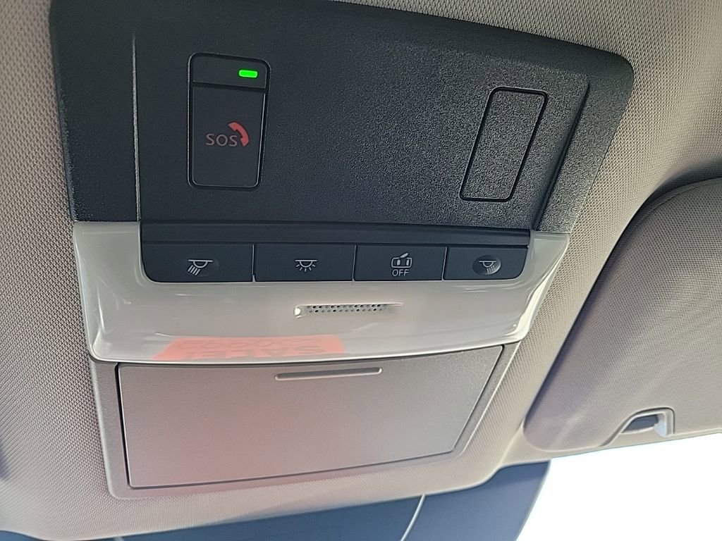 Used 2022 Nissan Pathfinder SV AWD/4WD image 12