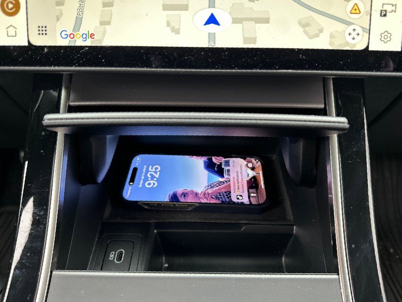 Used 2024 Land Rover Range Rover Velar Dynamic SE image 30