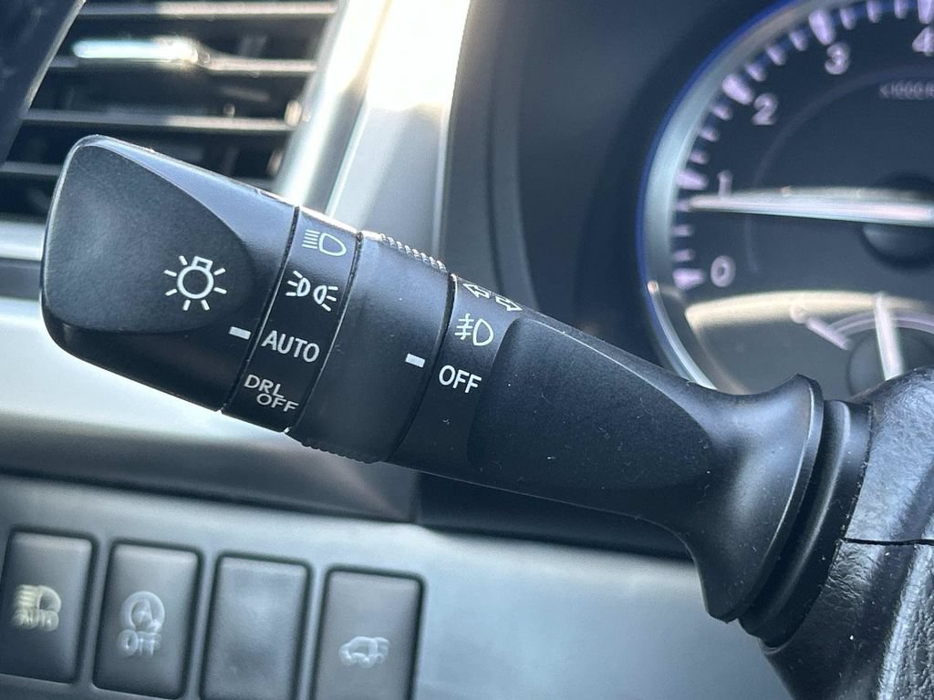 Used 2017 Toyota Highlander SE AWD/4WD image 34