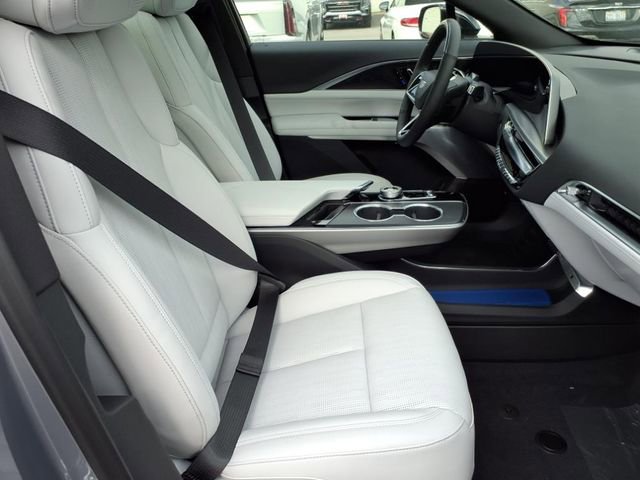 New 2025 Cadillac Lyriq Luxury RWD image 22