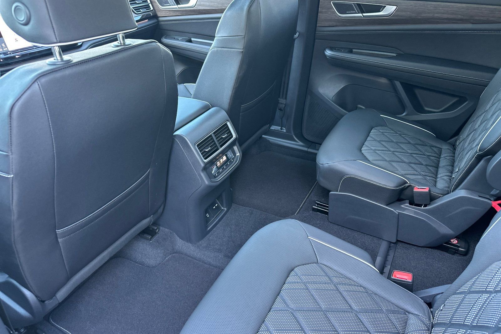 New 2026 Volkswagen Atlas SEL Premium R-Line image 11