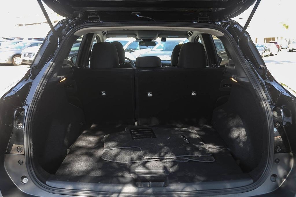 Used 2026 Nissan Kicks SV FWD image 12