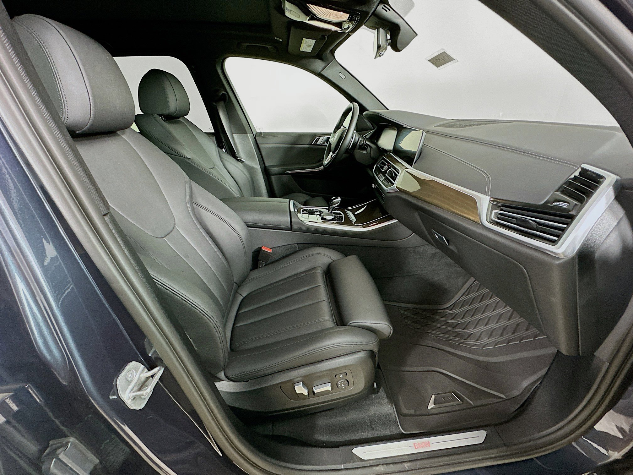 Used 2022 BMW X5 xDrive40i w/ Premium Package image 37