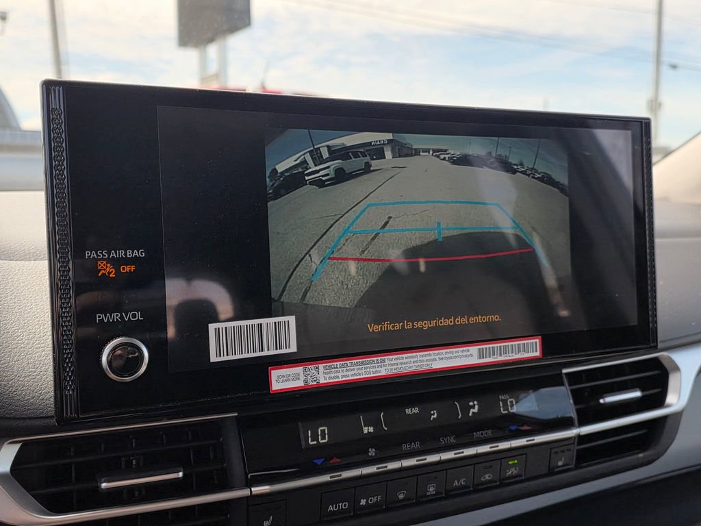 Used 2025 Toyota Sienna XLE w/ XLE Plus Package image 18