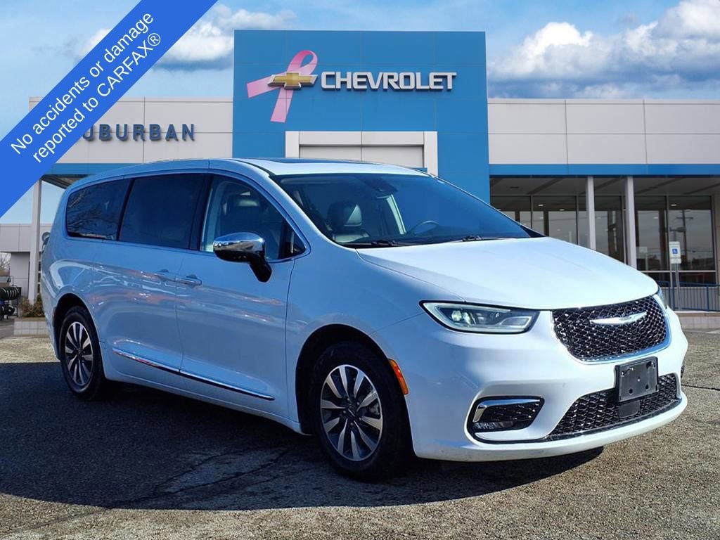 Used 2023 Chrysler Pacifica Limited video 3