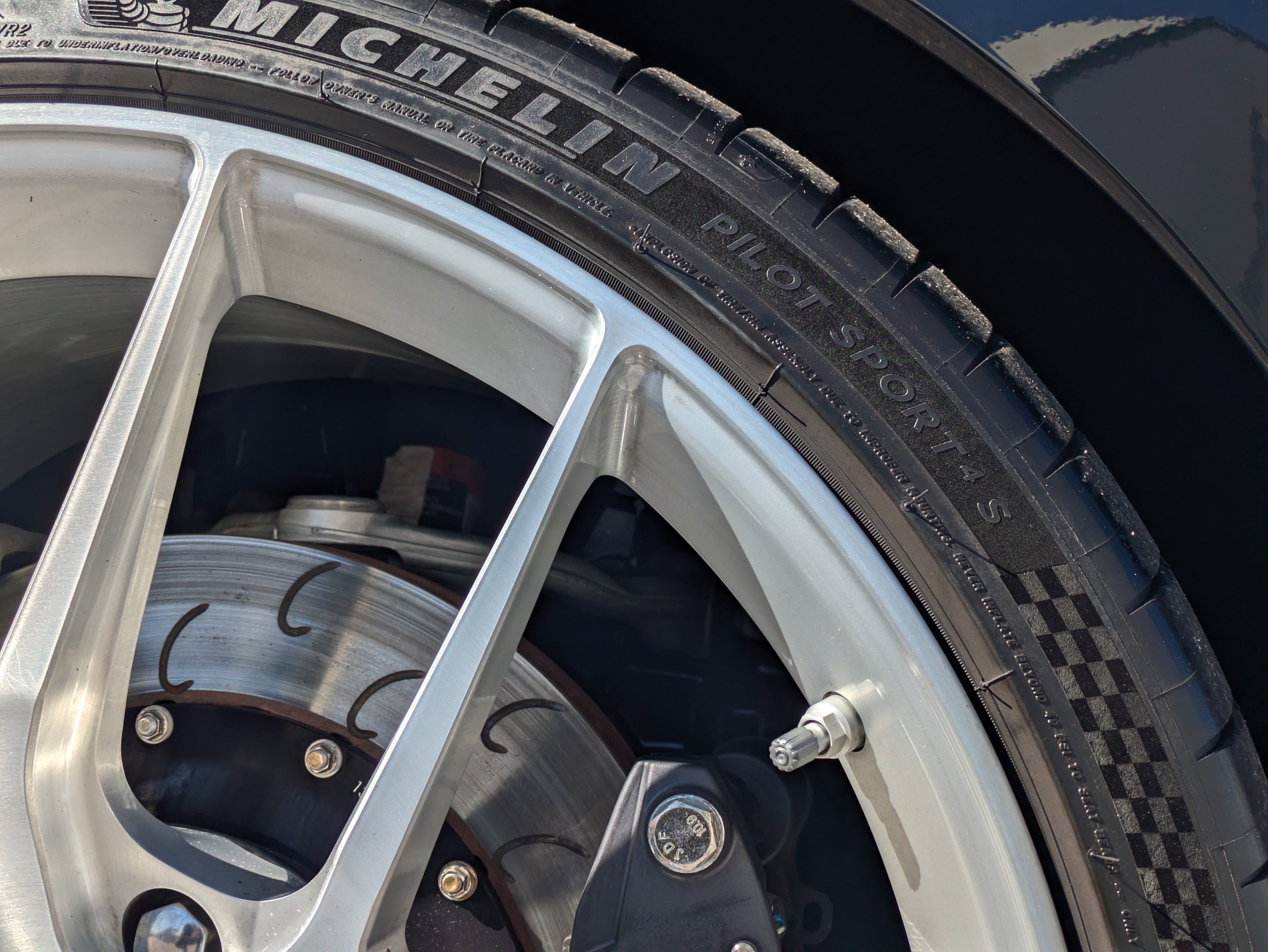 Used 2021 Chevrolet Corvette Stingray Premium Cpe w/ Z51 Performance Package image 15