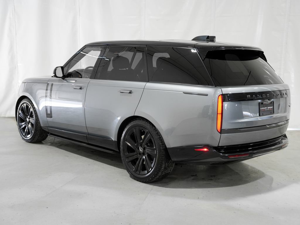 Used 2023 Land Rover Range Rover SE image 3
