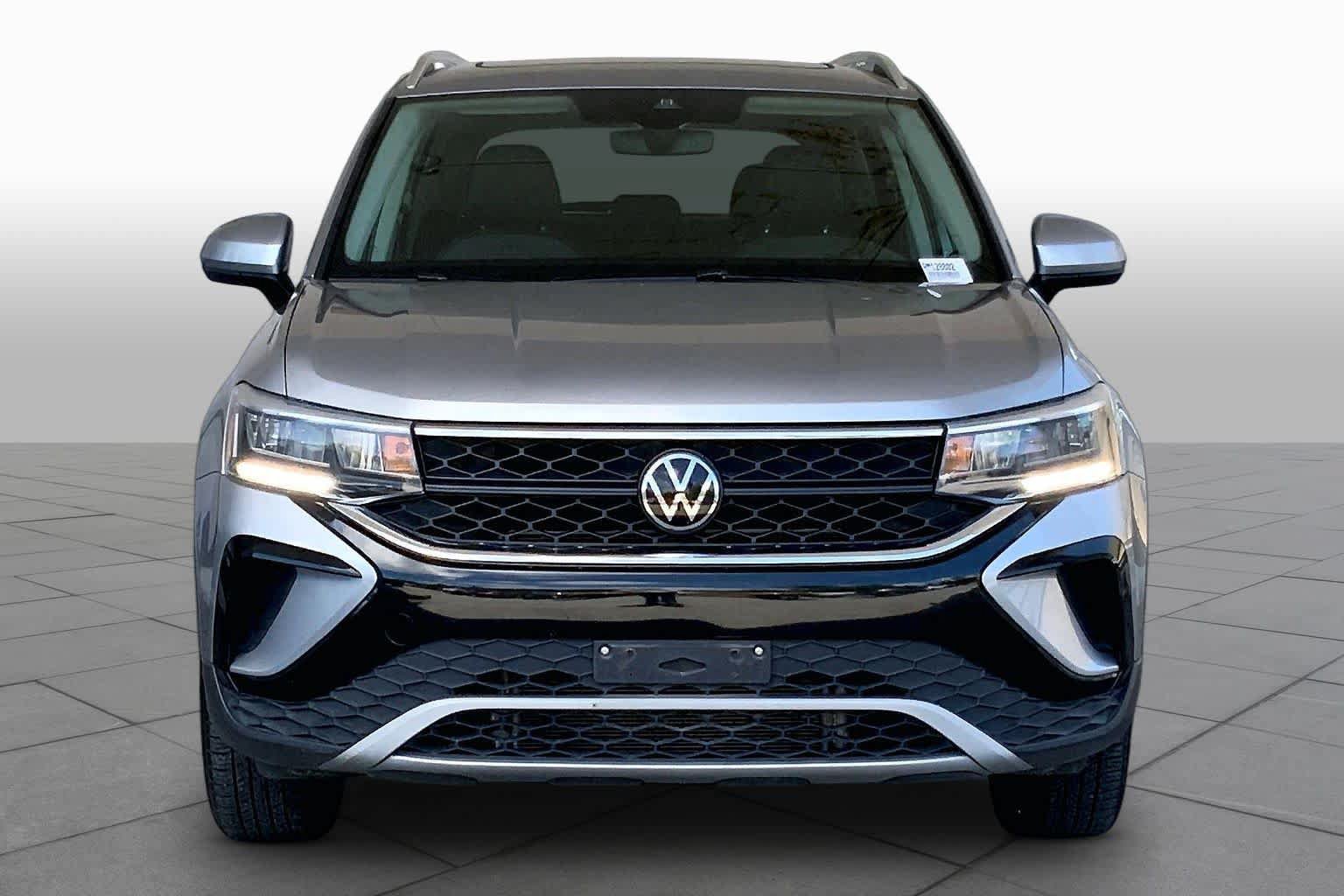 Used 2024 Volkswagen Taos SE AWD/4WD image 4