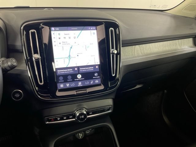 Certified 2025 Volvo XC40 B5 Core AWD/4WD image 12