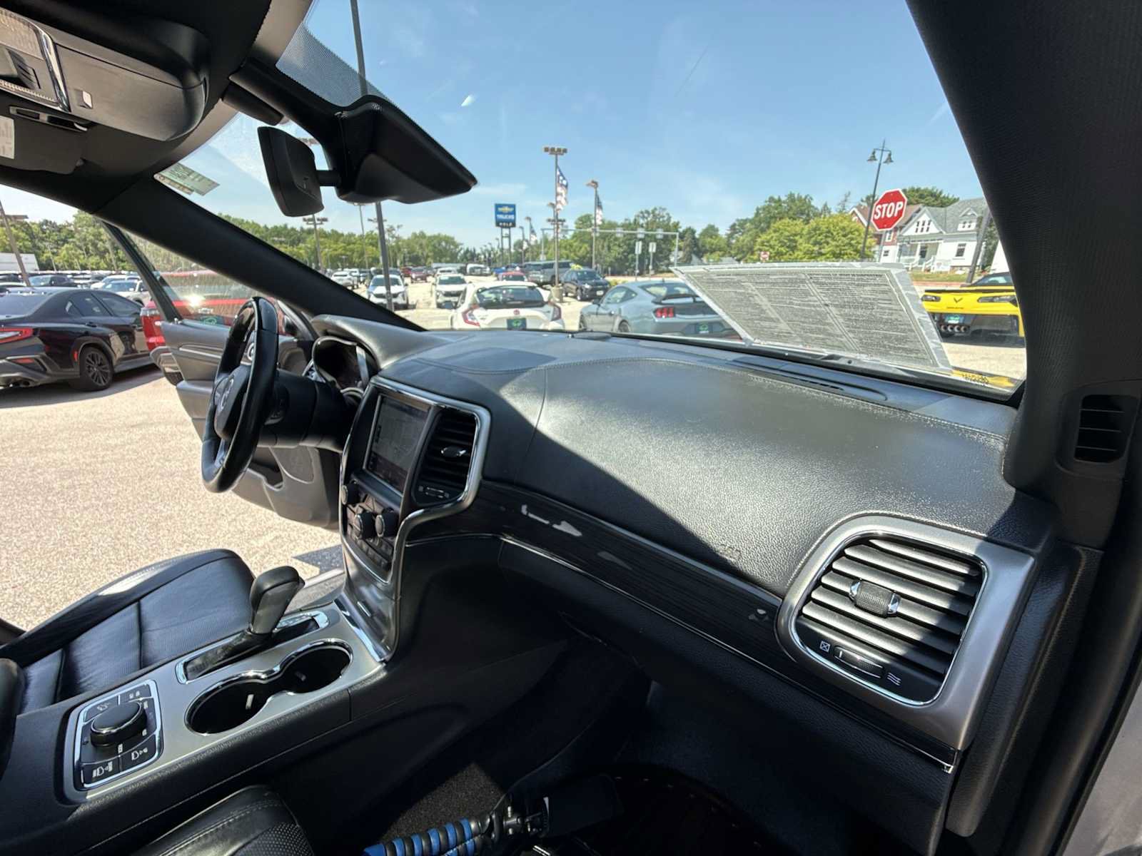 Used 2018 Jeep Grand Cherokee Overland AWD/4WD image 29