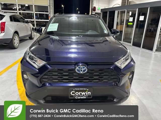 Used 2019 Toyota RAV4 XLE w/ Carpet Mat Package AWD/4WD image 3