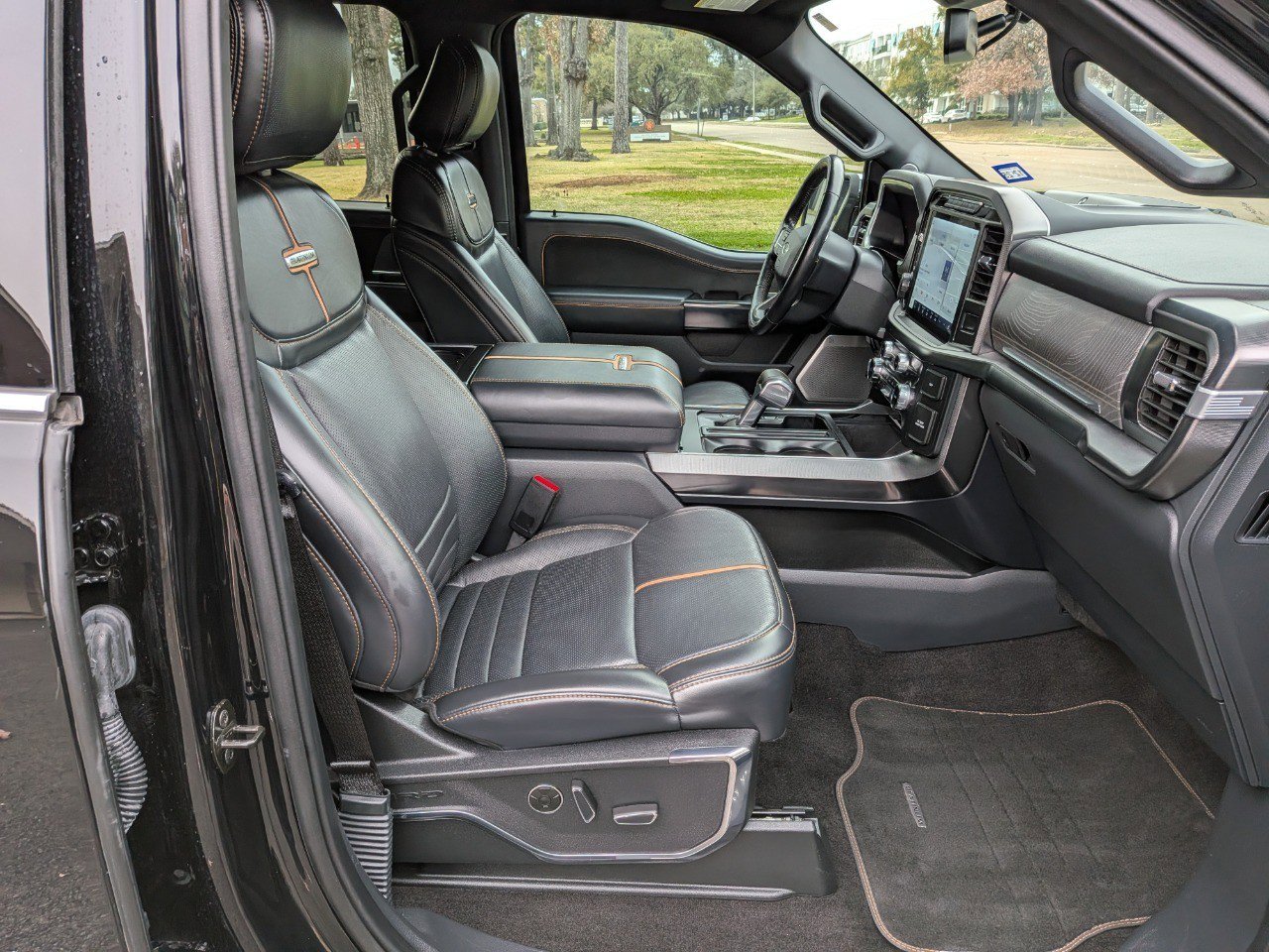 Used 2022 Ford F150 Platinum w/ Equipment Group 701A High image 11