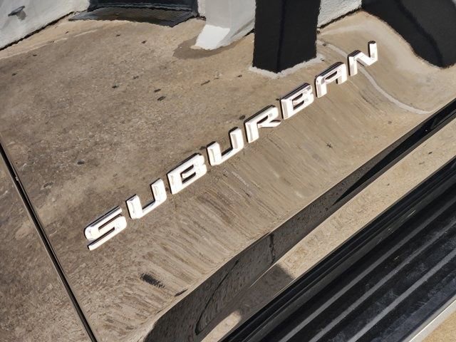Used 2025 Chevrolet Suburban LS image 13