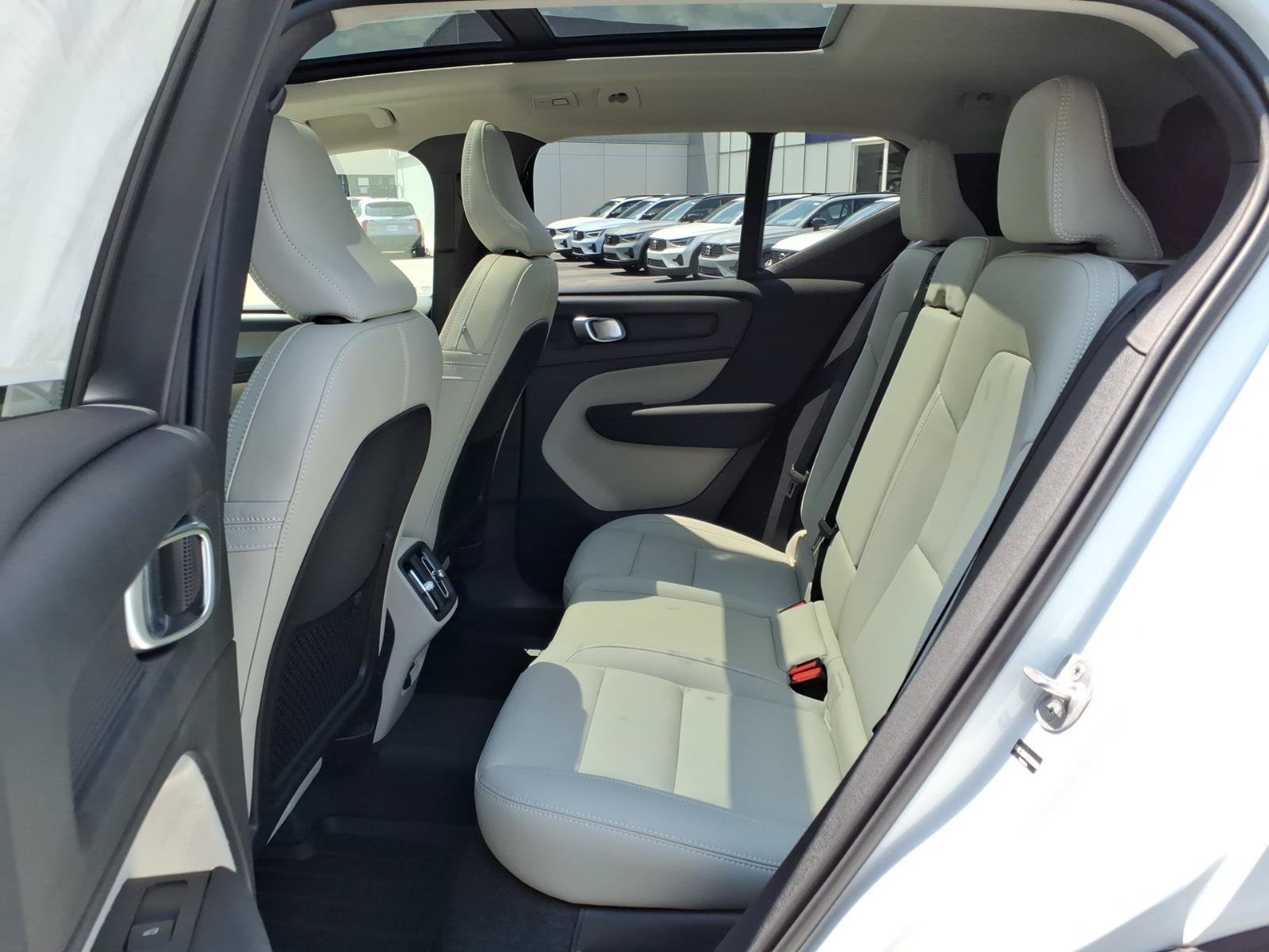 New 2026 Volvo XC40 B5 Ultra w/ Protection Package Premier AWD/4WD image 6