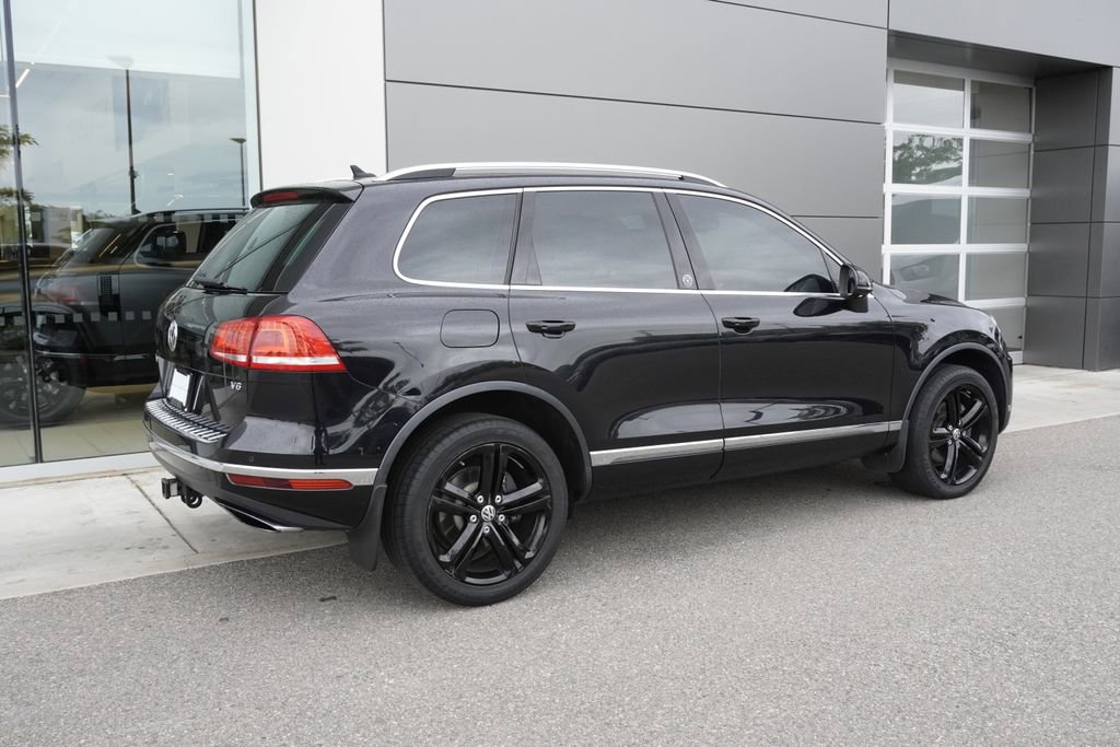 Used 2017 Volkswagen Touareg Wolfsburg Edition AWD/4WD image 4