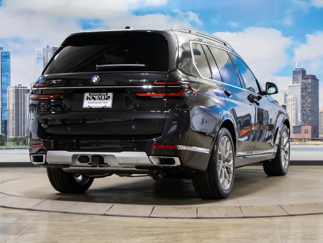 Used 2025 BMW X7 xDrive40i w/ Premium Package image 8