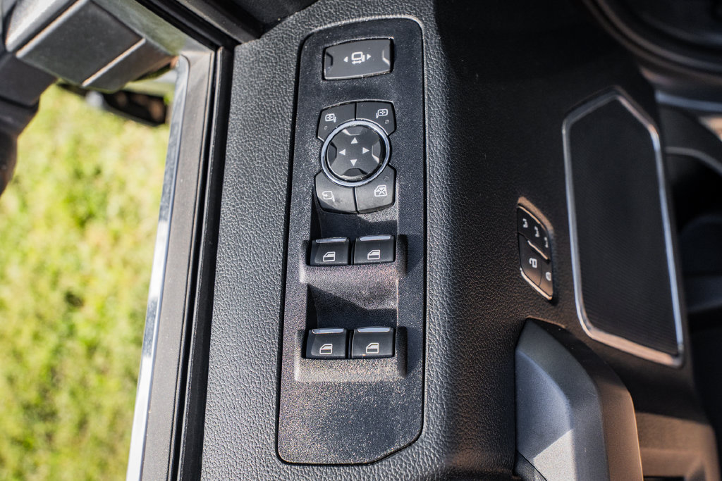 Used 2021 Ford F250 Platinum w/ Tremor Off-Road Package AWD/4WD image 19