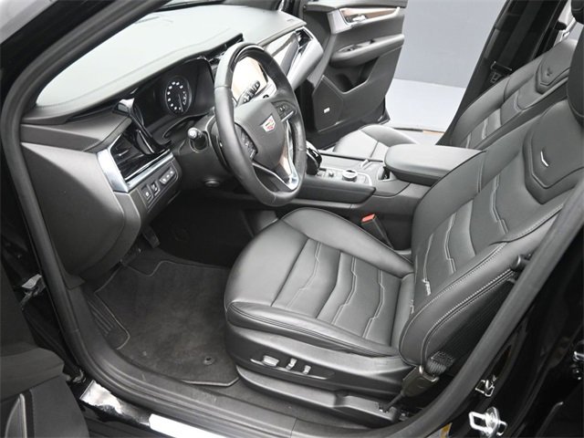 Used 2025 Cadillac XT6 Premium Luxury w/ Platinum Package image 9
