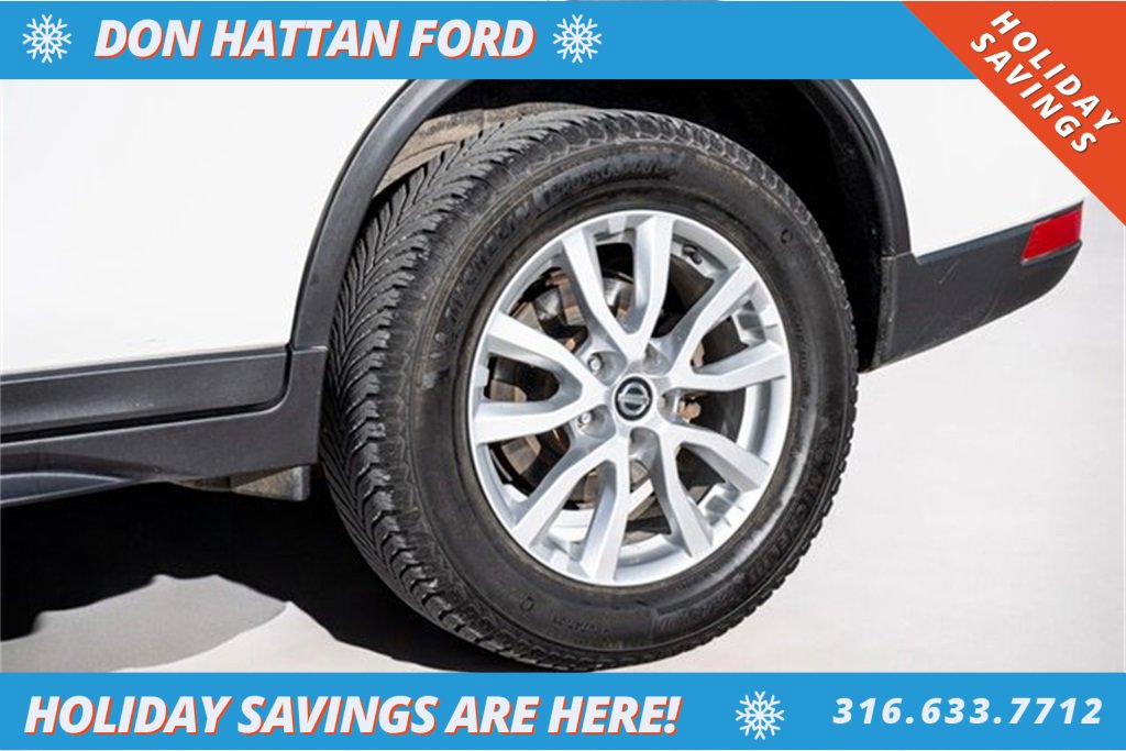 Used 2018 Nissan Rogue SV image 38