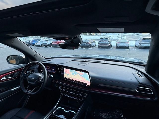 Used 2024 Chevrolet Traverse RS image 28