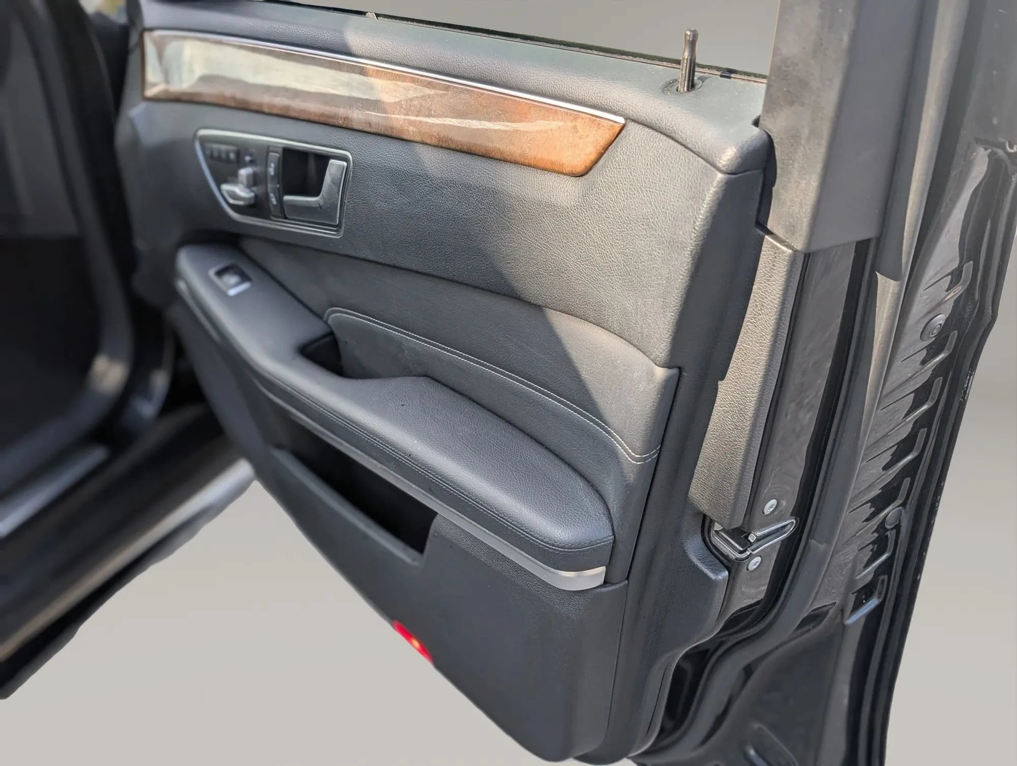 Used 2014 Mercedes-Benz E 350 Sedan image 16