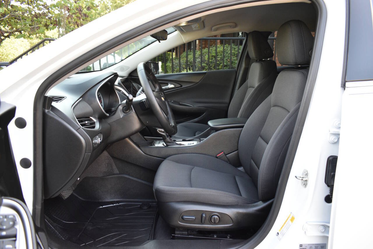 Used 2023 Chevrolet Malibu RS FWD image 7