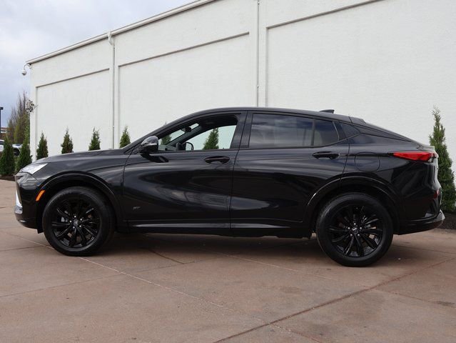 Certified 2025 Buick Envista Sport Touring image 3