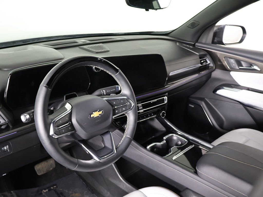 Used 2025 Chevrolet Traverse High Country w/ LPO, Cargo Package AWD/4WD image 29