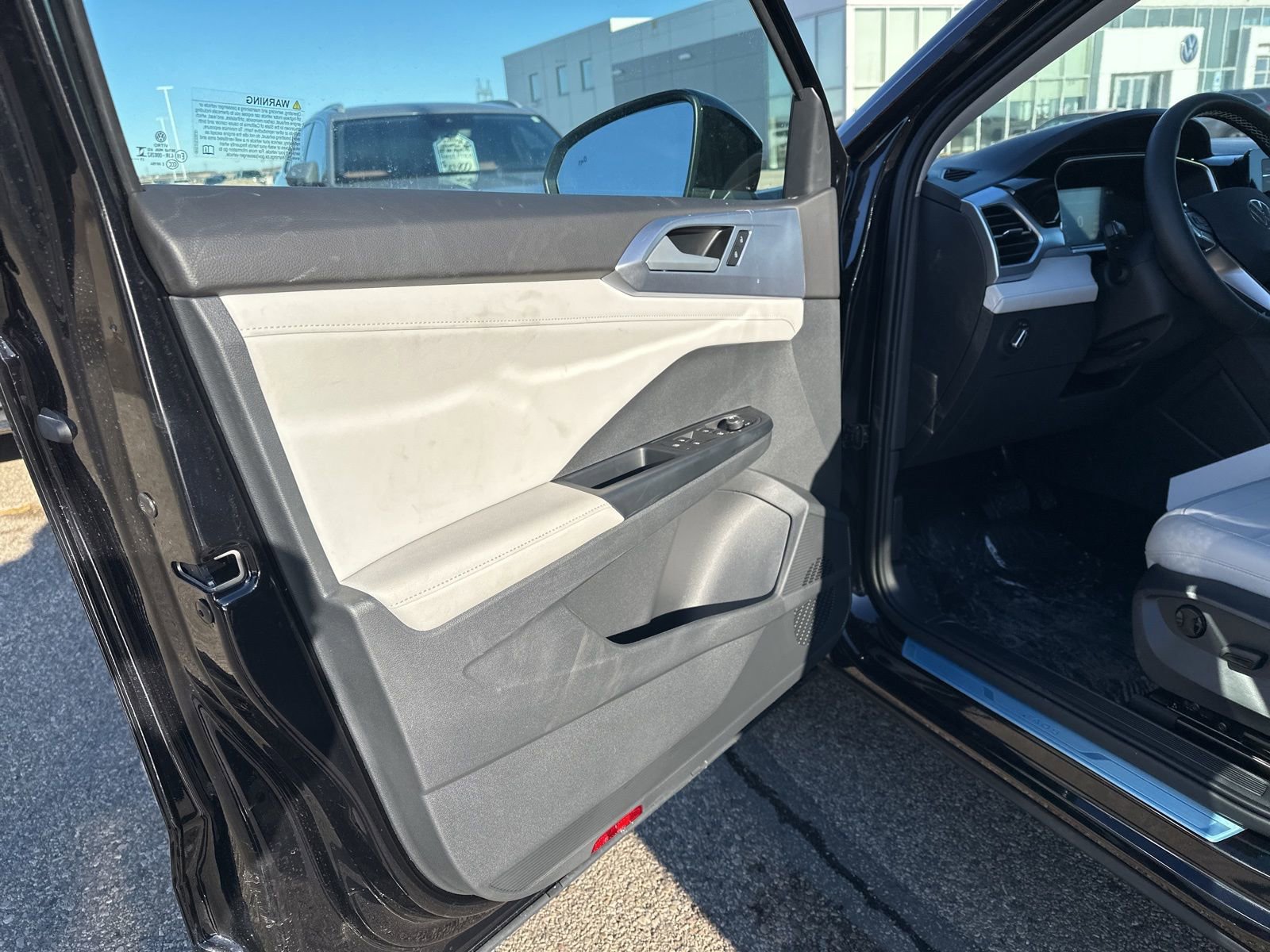 New 2026 Volkswagen Taos SE image 16