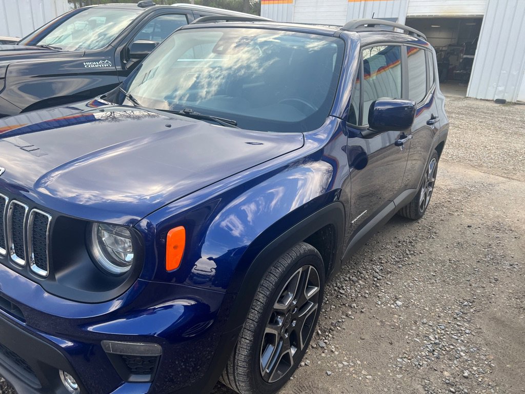 Used 2021 Jeep Renegade Latitude w/ Luxury Group I image 2