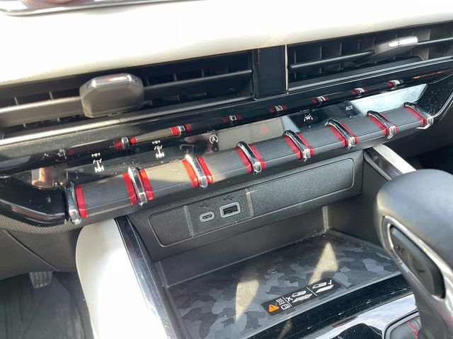 Used 2024 GMC Canyon AT4X image 26