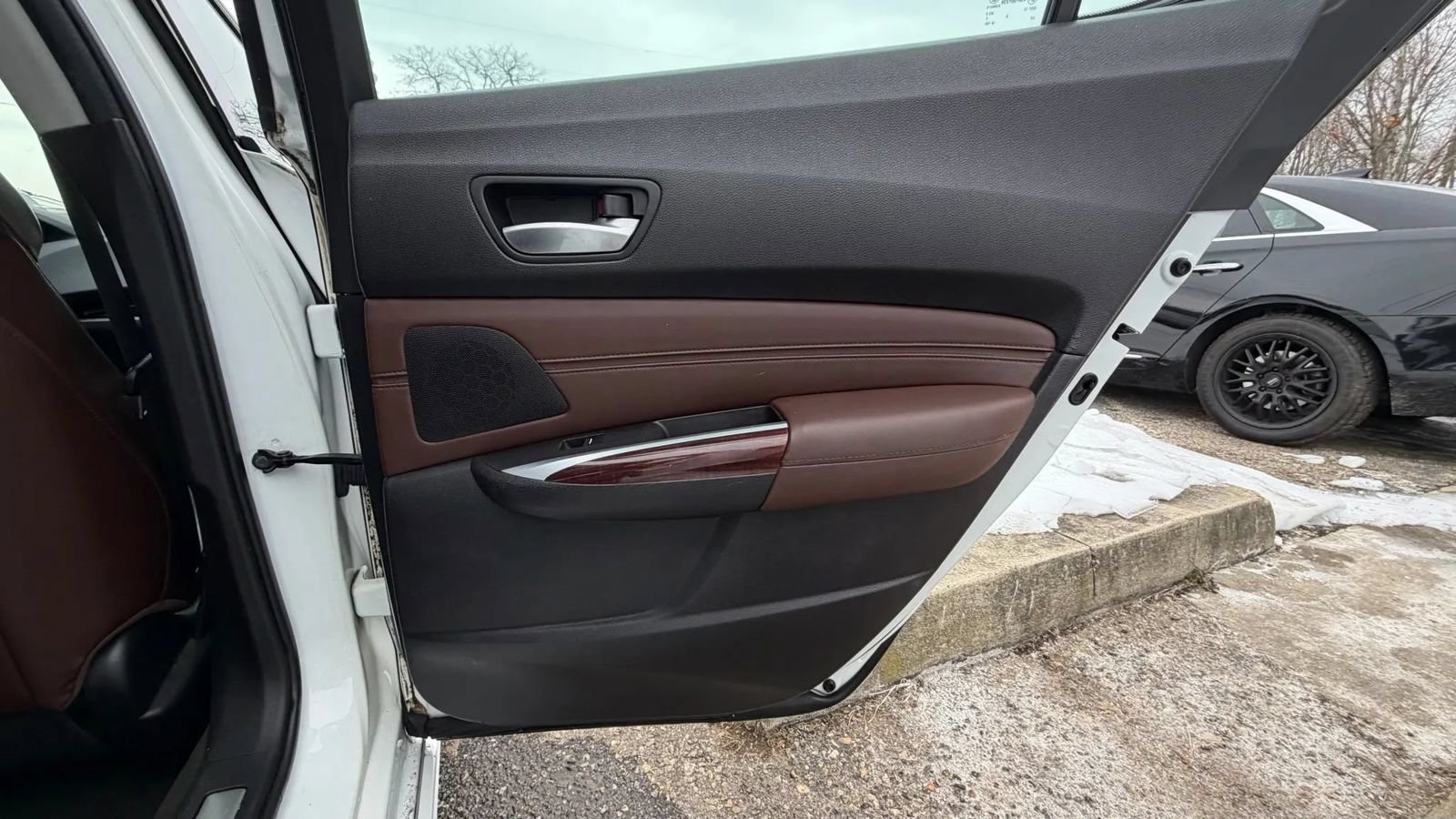 Used 2016 Acura TLX w/ Technology Package FWD image 18