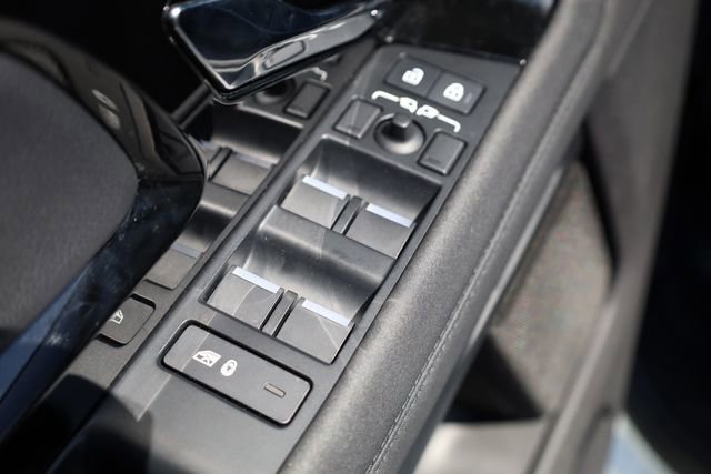 Used 2023 Land Rover Range Rover Evoque SE image 15