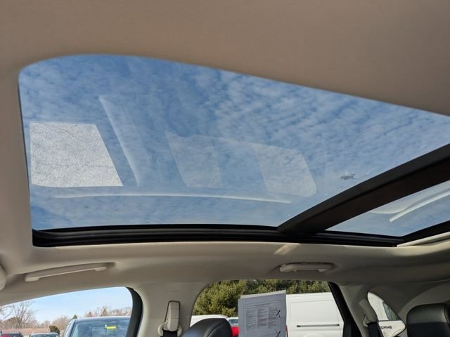 Used 2024 Ford Edge SEL w/ Convenience Package image 3