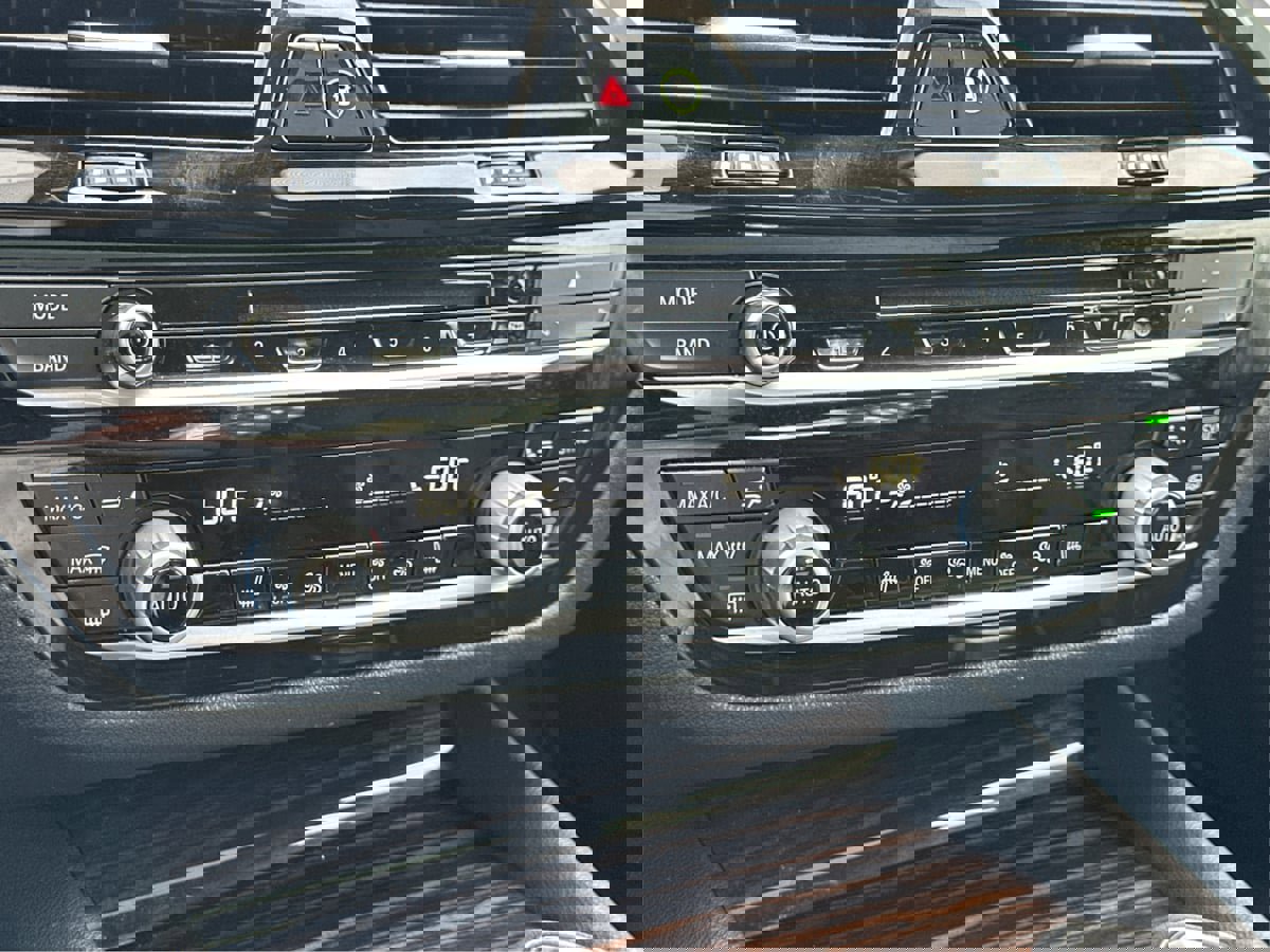 Used 2018 BMW 530i xDrive image 43