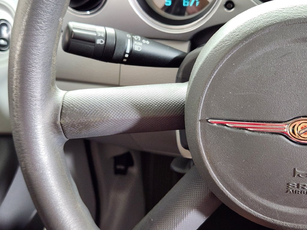 Used 2008 Chrysler PT Cruiser FWD image 16
