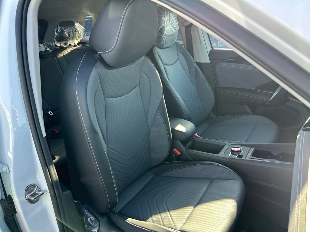 New 2026 Volkswagen Tiguan SE FWD image 43