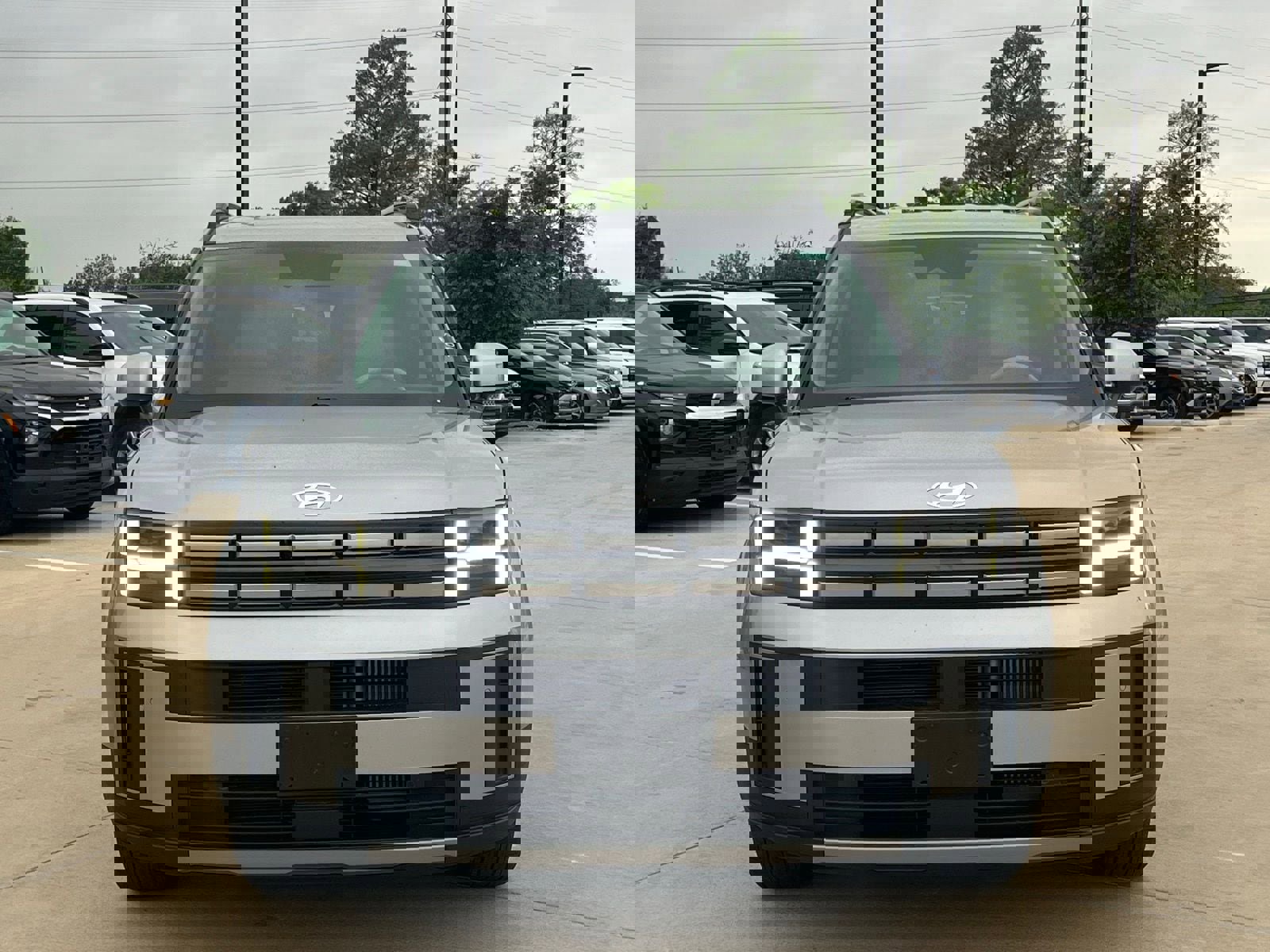 Used 2025 Hyundai Santa Fe SEL image 2