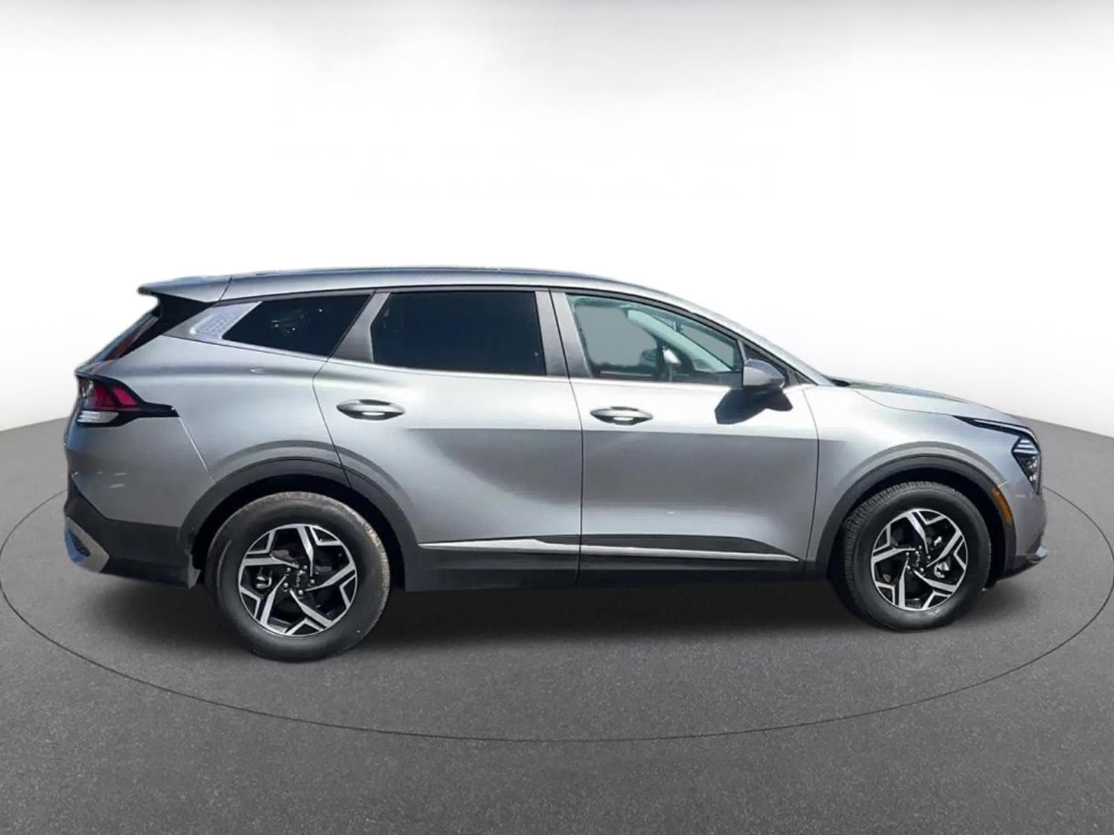 Used 2025 Kia Sportage LX image 16